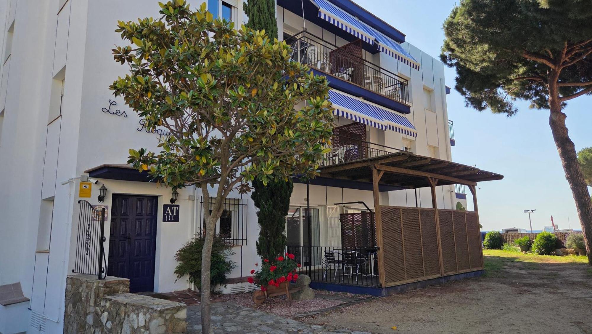 Les Roques Apartment *